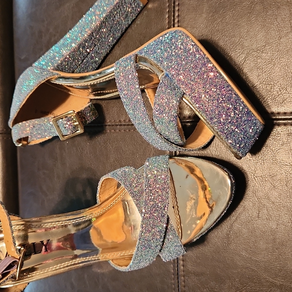 Beautiful bling heels!